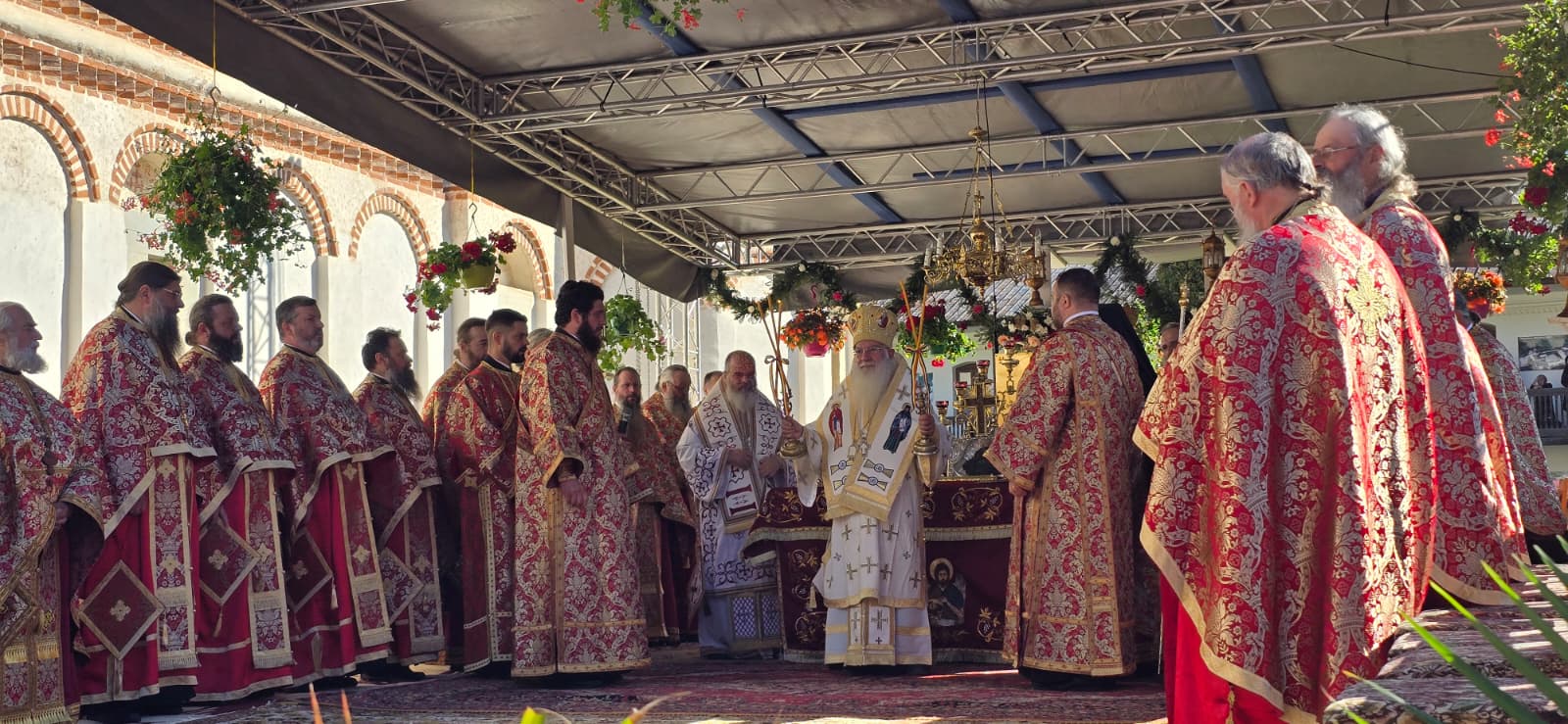 Archbishop Makarios Romania